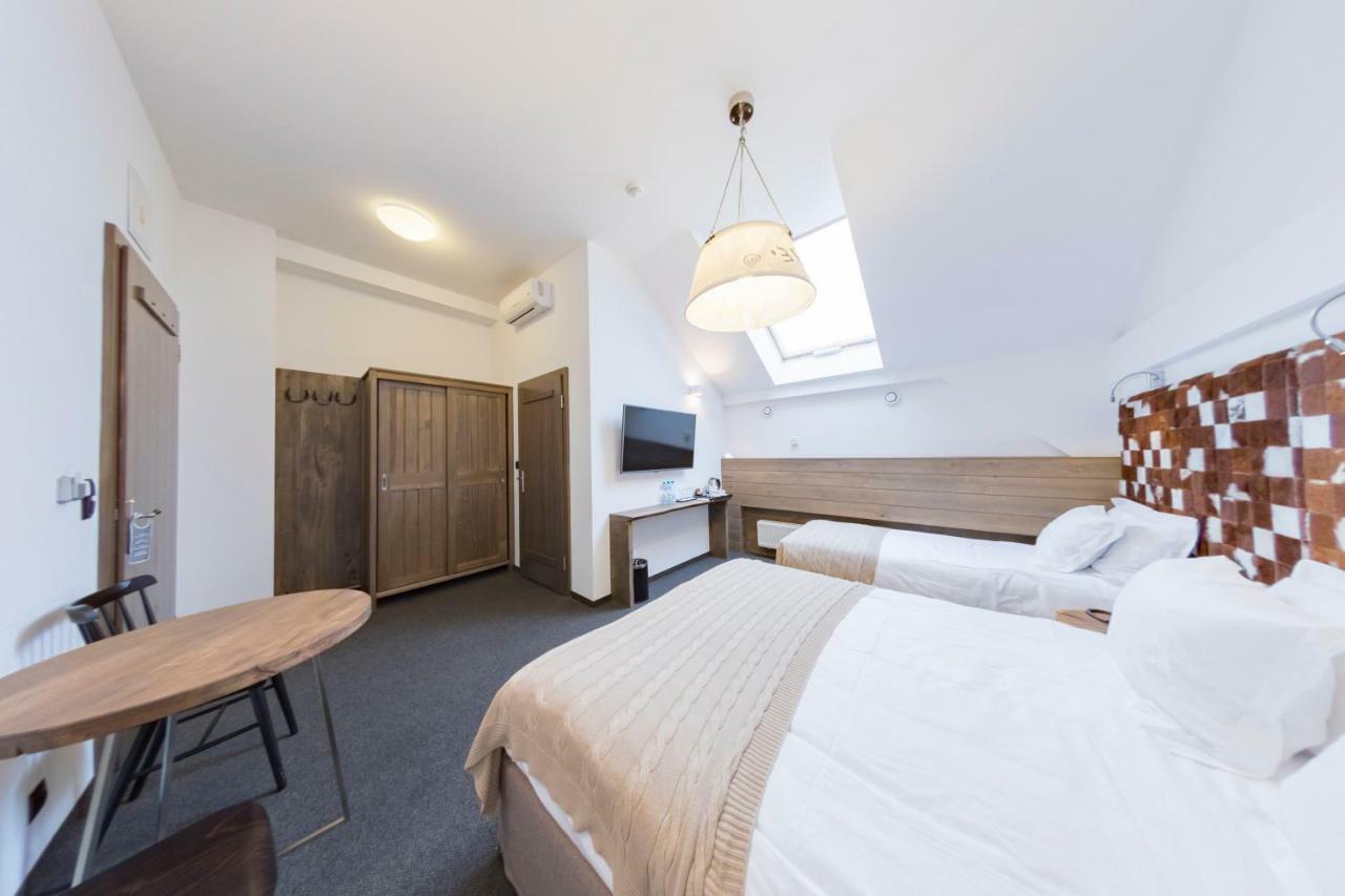 Hotel Jakubus Wilkow  Exteriör bild